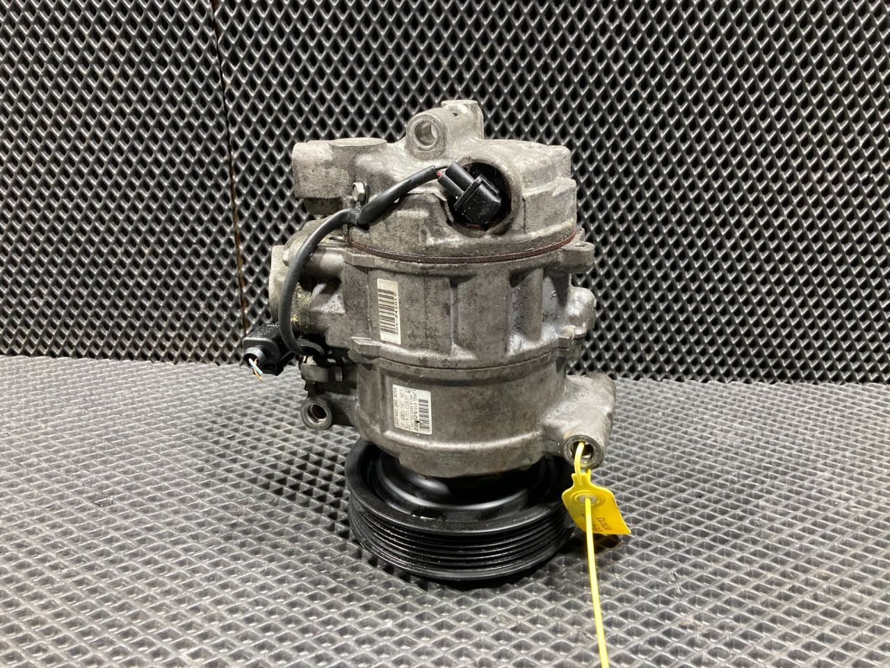 компрессор кондиционера Audi A6 4G/C7 2011, 3.0 л., CGWB, бензин, седан, 4G0260805A - фото №1