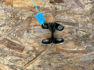 петля двери Chevrolet Trax 2 поколение 2024, 1.2 л., LIH, бензин, АКПП, внедорожник 5 дв., передний привод, 13590932