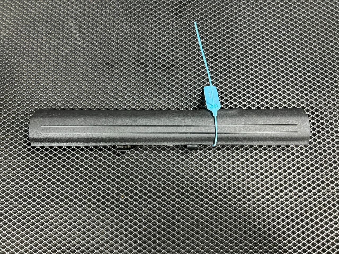 накладка на порог внутренняя Kia Sorento 4 поколение 2023, 2.5 л., бензин, АКПП, внедорожник 5 дв., передний привод, 85870-R5000WK - фото №1