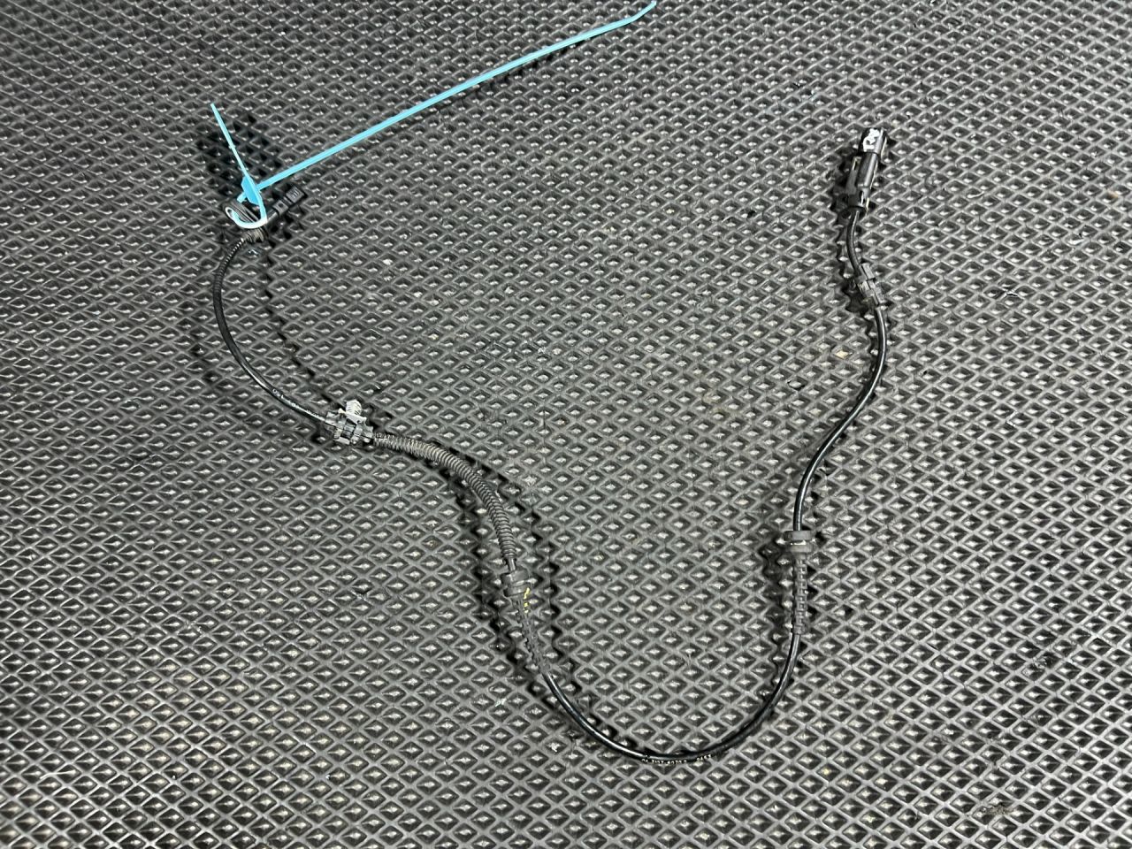 датчик ABS Kia Sorento 4 поколение 2023, 2.5 л., бензин, АКПП, внедорожник 5 дв., передний привод, 60007947, 60009103 - фото №1