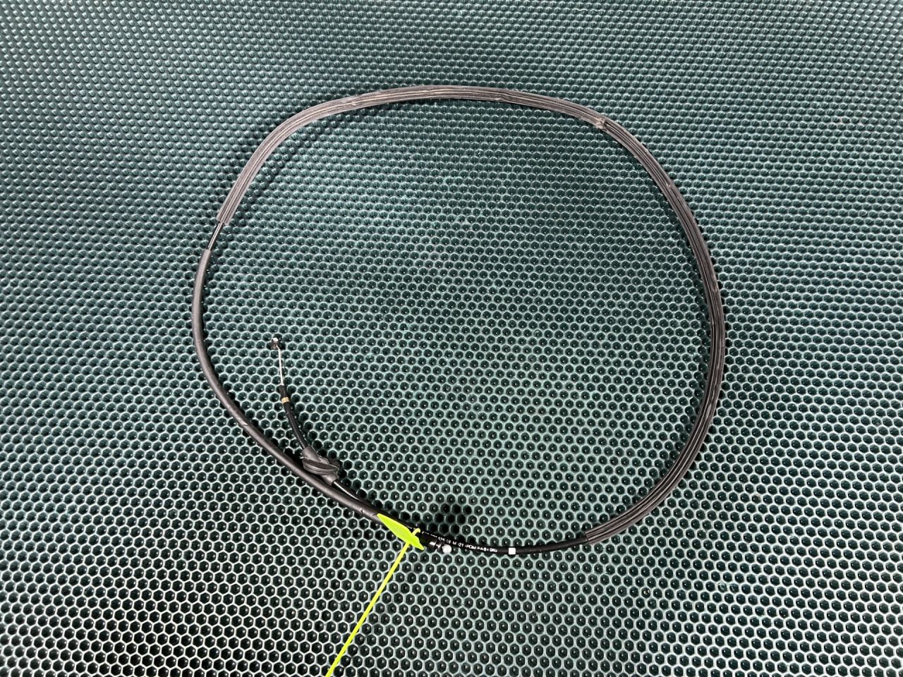 трос капота Porsche Macan 1 поколение 95B 2015, 3.0 л., MCT.MA, бензин, АКПП, внедорожник 5 дв., 95B82353508M, 95B823535 - фото №1