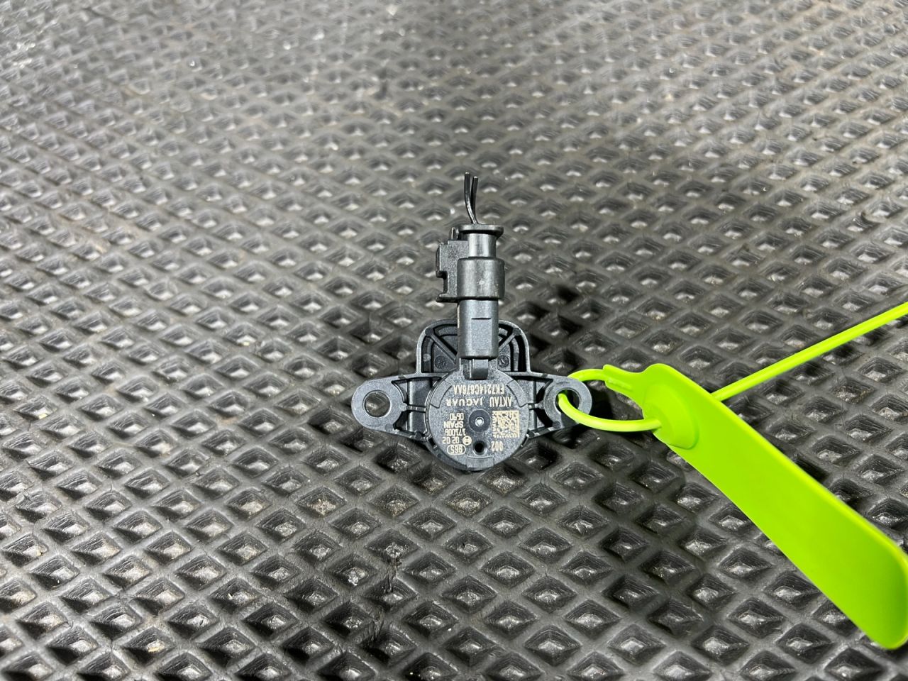 датчик AirBag Jaguar XE 1 поколение X760 2016, 3.0 л., AJ 126, бензин, АКПП, седан, FK7214C676AA, T2H2803, LR059793 - фото №1