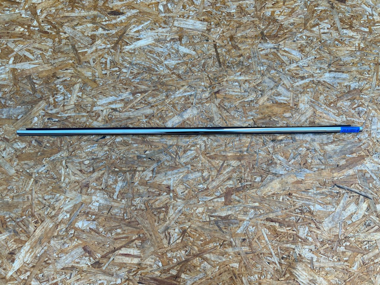 молдинг двери передней правой Volkswagen Taos 1 поколение 2023, 1.5 л., DNKA, бензин, АКПП, внедорожник 5 дв., передний привод, 2GJ837476 - фото №1