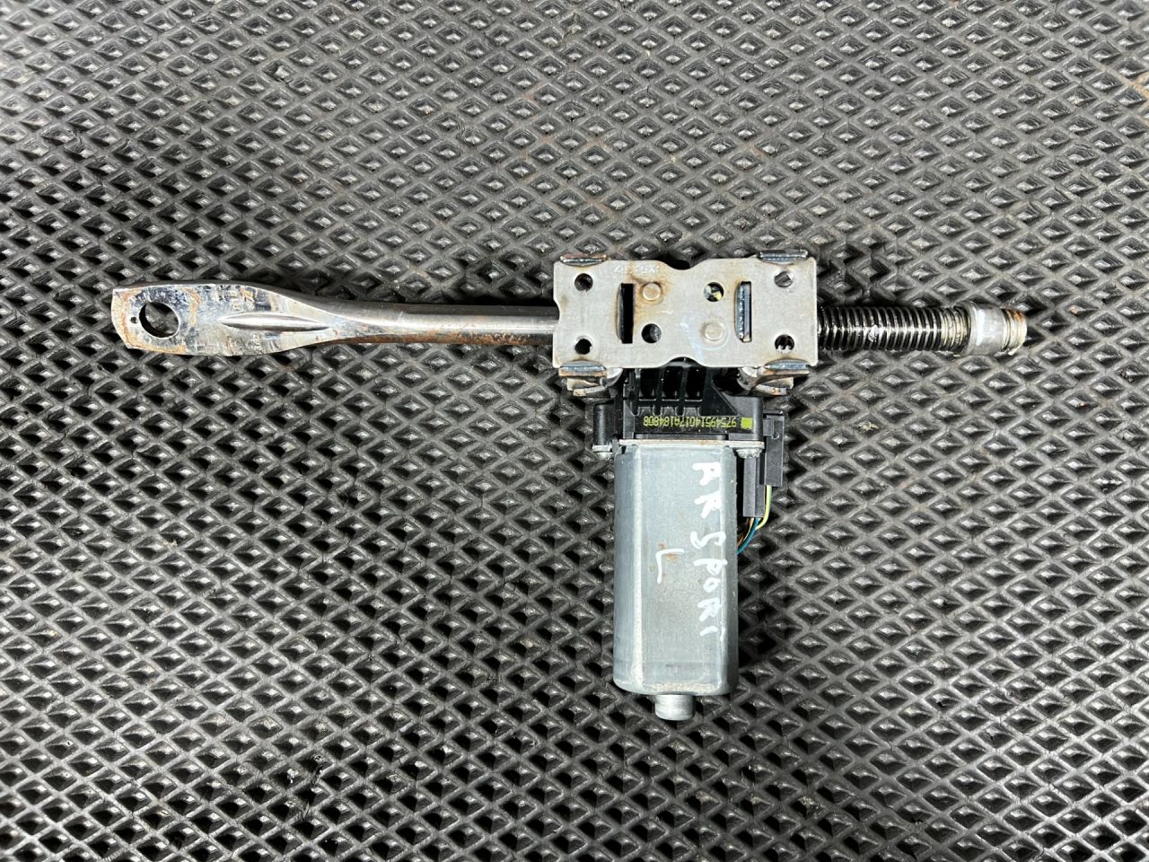 моторчик регулировки сиденья Land Rover Range Rover Sport 2 поколение 2013, 2.0 л., бензин, АКПП, внедорожник 5 дв., 984685106 - фото №1