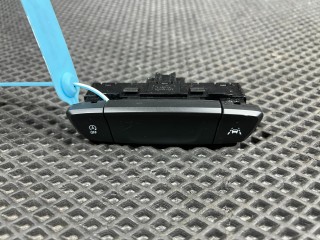 кнопка (выключатель) Chevrolet Trax 2 поколение 2023, 1.2 л., бензин, АКПП, внедорожник 5 дв., 42749028