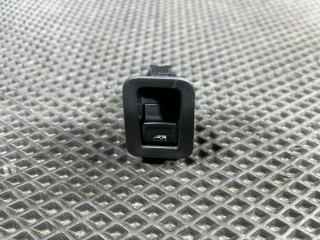 кнопка стеклоподъемника двери Volkswagen Taos 1 поколение 2023, 1.5 л., DNKA, бензин, АКПП, внедорожник 5 дв., передний привод, 2GJ868345