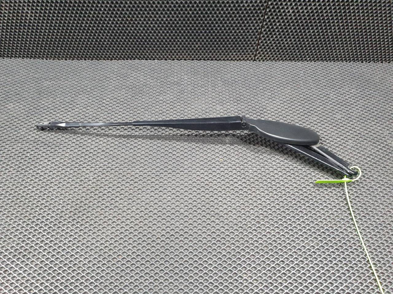 щеткодержатель (поводок стеклоочистителя, дворник) Mercedes-Benz GLB-Класс 1 поколение X247 2021, 2.0 л., бензин, АКПП, внедорожник 5 дв., A2478201701 - фото №1