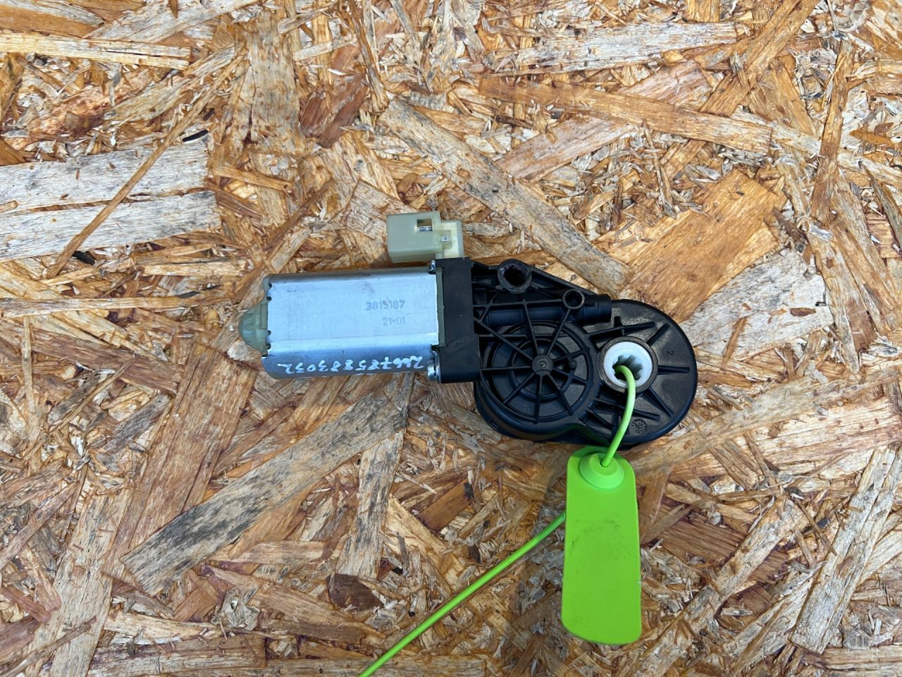 моторчик регулировки сиденья Mercedes-Benz GLB-Класс 1 поколение 2020, 2.0 л., бензин, АКПП, внедорожник 5 дв., 0390207087 - фото №1