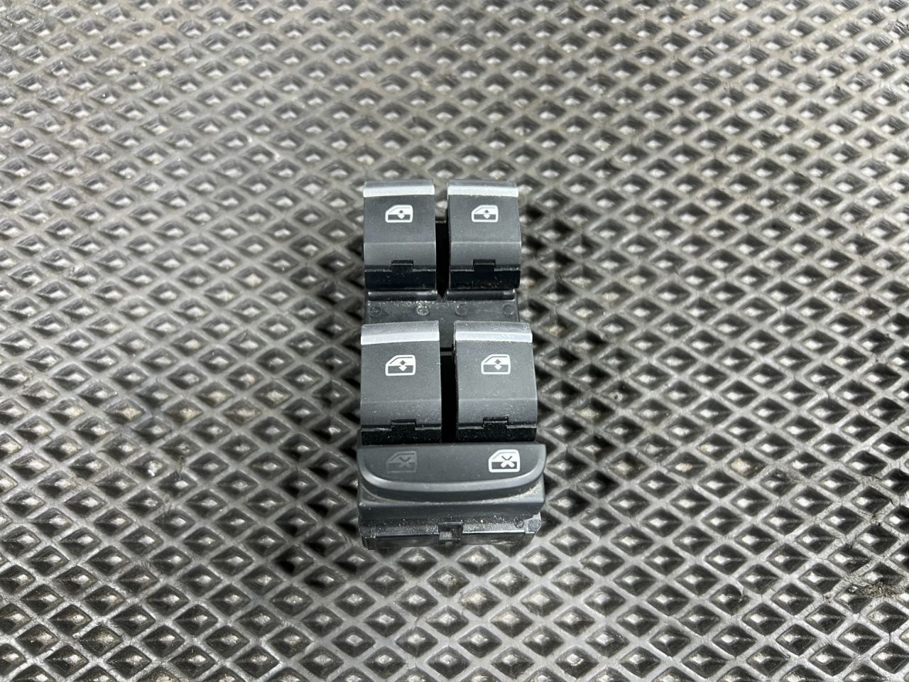 блок управления стеклоподъемниками Audi Q5 FY 2018, 2.0 л., бензин, АКПП, внедорожник 5 дв., 8W0959851E - фото №1