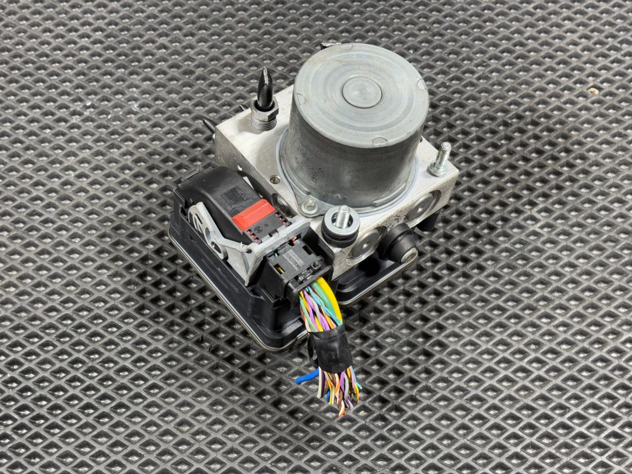 блок ABS Jaguar F-Pace 1 поколение 2017, 3.0 л., 306PS, бензин, АКПП, внедорожник 5 дв., 2265106539, T2H38801, T2H10331, T2H37243, T2H21228, 0265956524, T2H19908, T2H7177, HK8314F447CG - фото №1