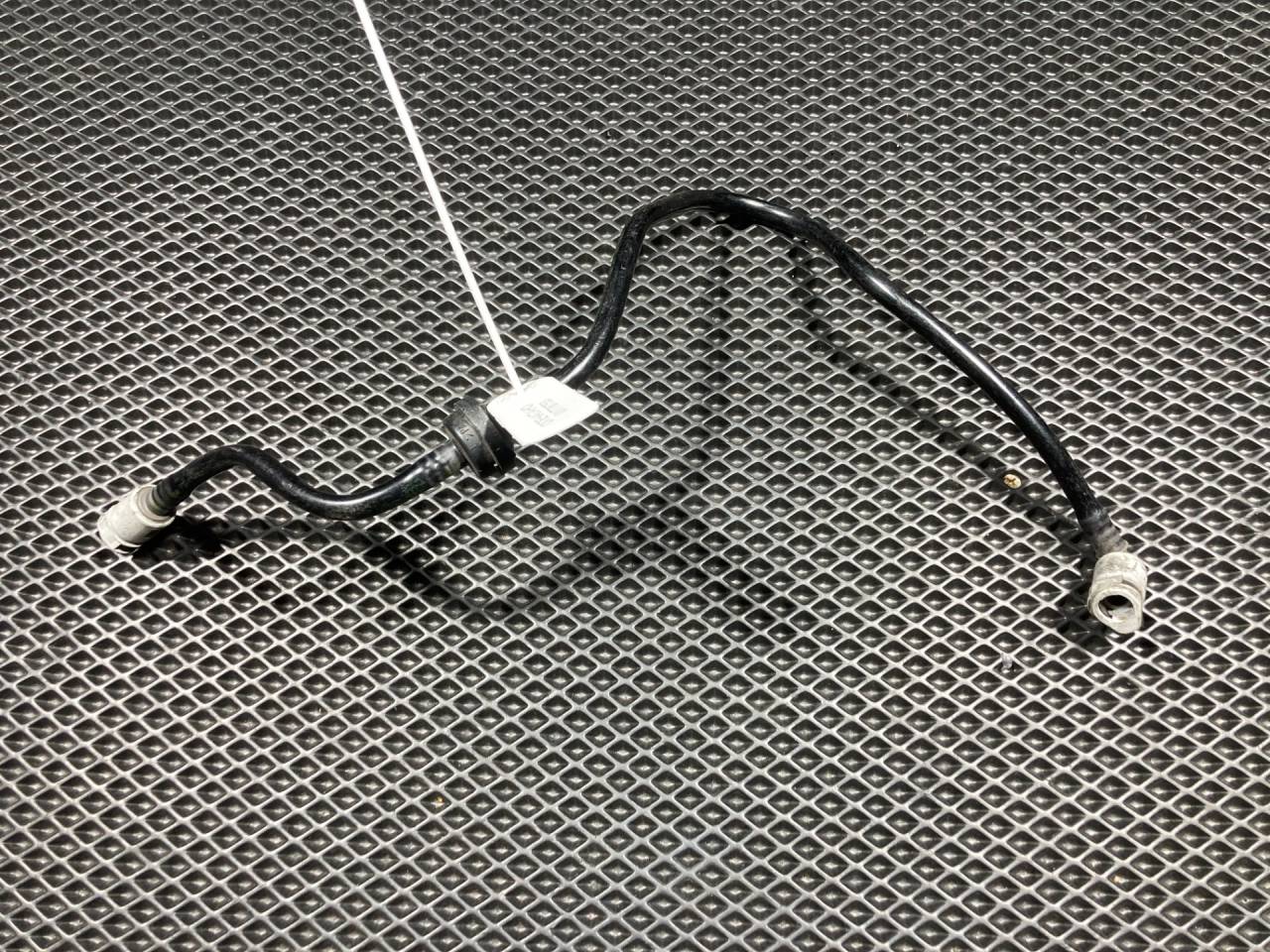 трубка вакуумная усилителя тормозов Jaguar XE 1 поколение 2016, 3.0 л., AJ 126, бензин, АКПП, седан, GX739C491CC - фото №1