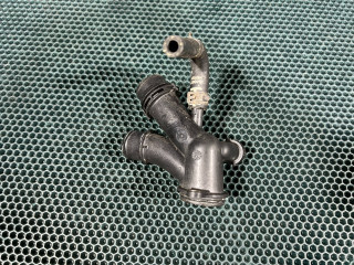 фланец (тройник) системы охлаждения Land Rover Range Rover Velar 1 поколение L560 2021, 2.0 л., PT204, бензин, H4P38A544AD, LR092129