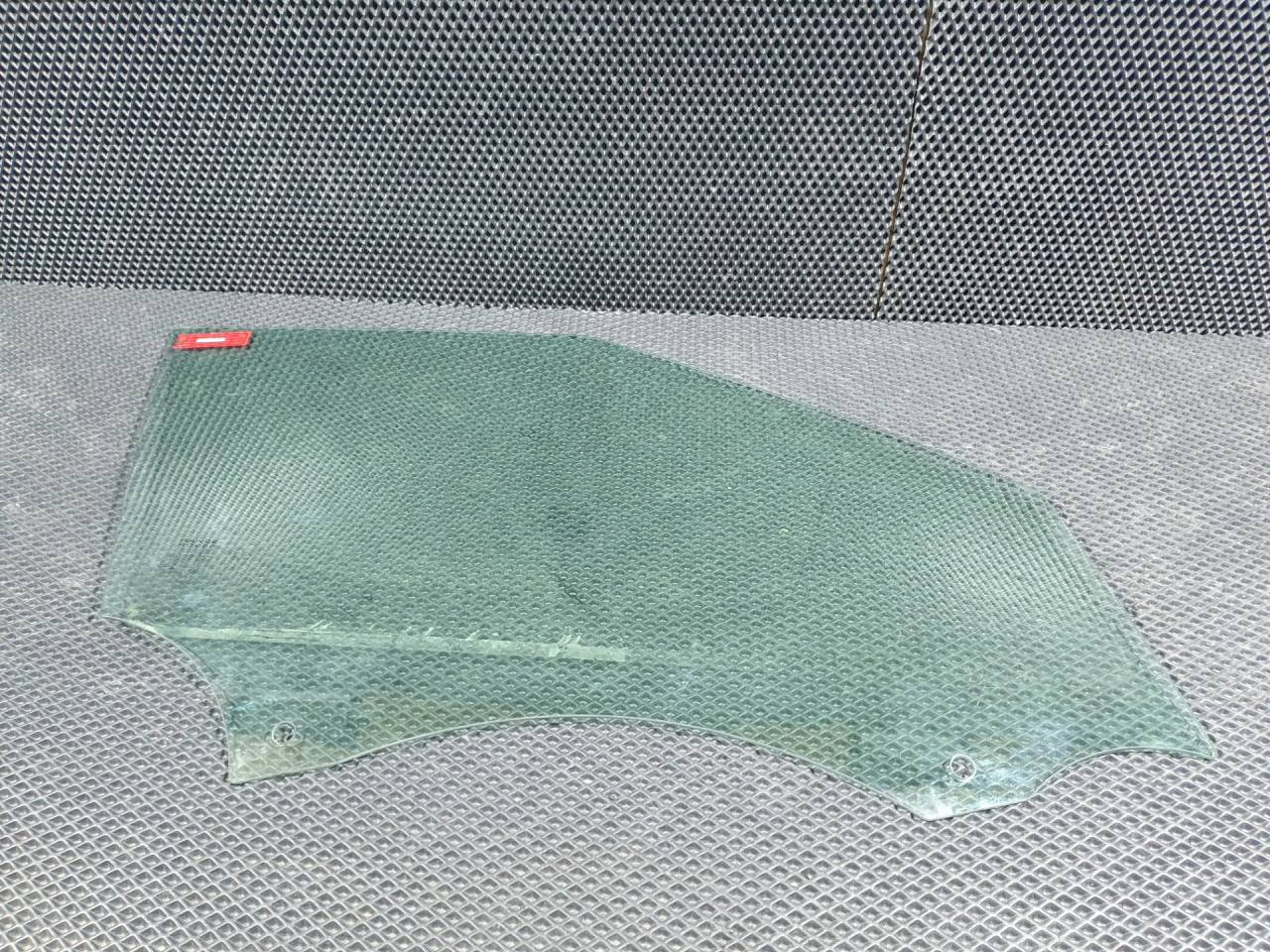 стекло двери передней правой Land Rover Range Rover Evoque L538 2014, 2.0 л., бензин, АКПП, внедорожник 5 дв., LR044525 - фото №1