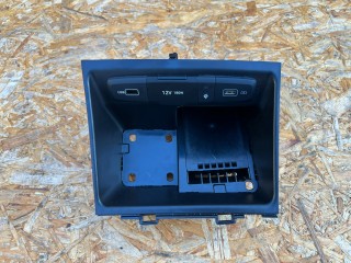 вещевой ящик центральной консоли Hyundai Tucson 4 поколение 2024, 2.5 л., G4KN, бензин, АКПП, внедорожник 5 дв., 84630-CW000NNB, 84632-CW000, 84632-CW001