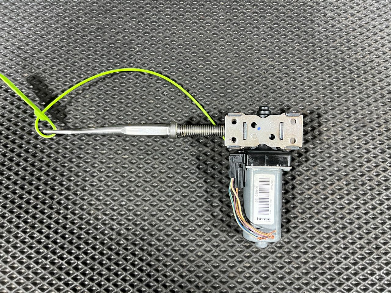 моторчик регулировки сиденья Land Rover Range Rover Evoque L538 2013, 2.0 л., бензин, АКПП, внедорожник 5 дв., 984685106 - фото №1