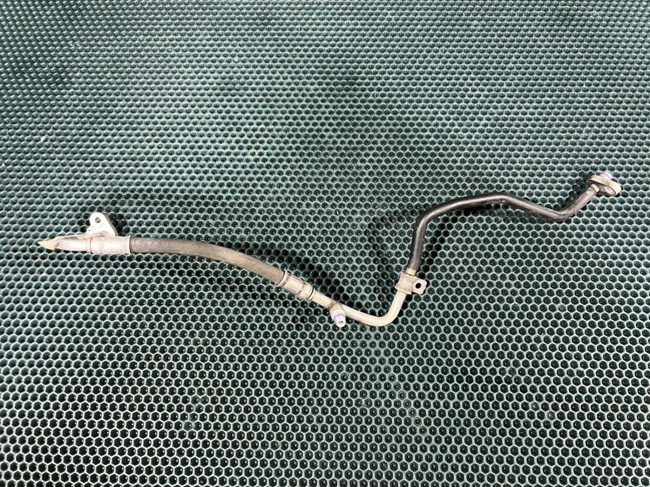 трубка кондиционера Jaguar F-Pace 1 поколение X761 2016, 3.0 л., AJ 126, бензин, АКПП, внедорожник 5 дв., GX7319N648BC, T2H6667, LR091477 - фото №1