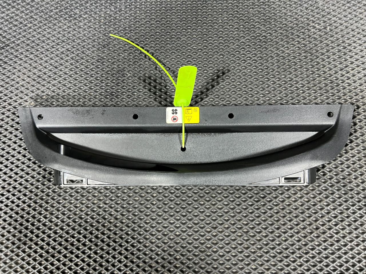 воздухозаборник Jaguar XF X260 2017, 3.0 л., бензин, АКПП, седан, GX739H722AA, GX739H724AA, T2H6635 - фото №1