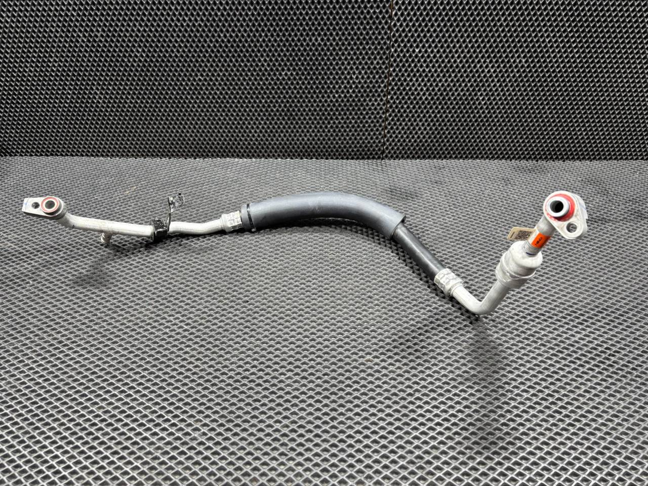 трубка кондиционера Ford Bronco Sport 1 поколение 2021, 1.5 л., бензин, АКПП, внедорожник 5 дв., LX6H-19N602-NE - фото №1