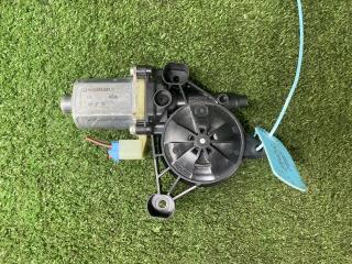 моторчик стеклоподъемника передний левый Porsche Macan 1 поколение 95B 2015, 3.0 л., MCT.MA, бензин, АКПП, внедорожник 5 дв., 5Q0959801B, 0130822717, S850202099