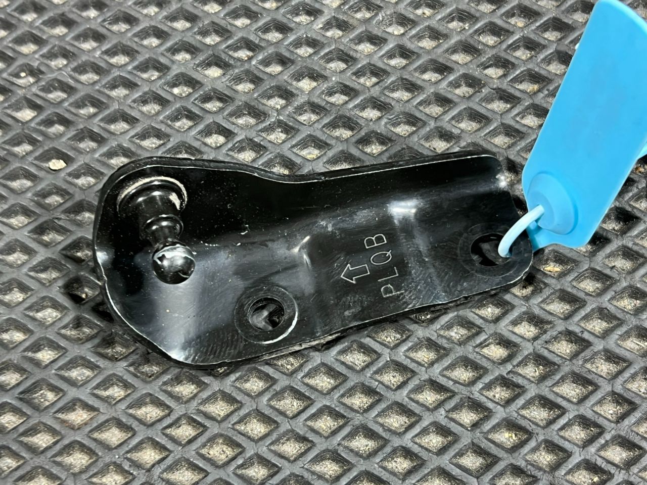 кронштейн (крепление) Buick Envista 1 поколение 2024, 1.2 л., бензин, АКПП, внедорожник 5 дв., 42733266 - фото №1