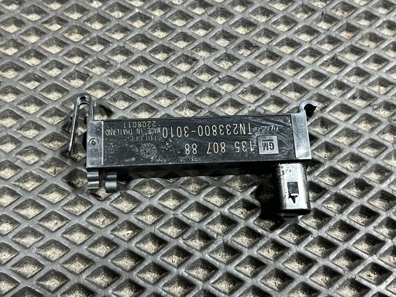 Антенна системы комфортного доступа Buick Envista 1 поколение 2024, 1.2 л., бензин, АКПП, внедорожник 5 дв., 13580788 - фото №1