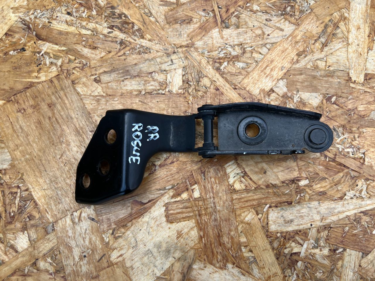 петля крышки багажника Nissan Rogue T33 2023, 1.5 л., KR15, бензин, АКПП, внедорожник 5 дв., передний привод, 90400-6RA0B - фото №1