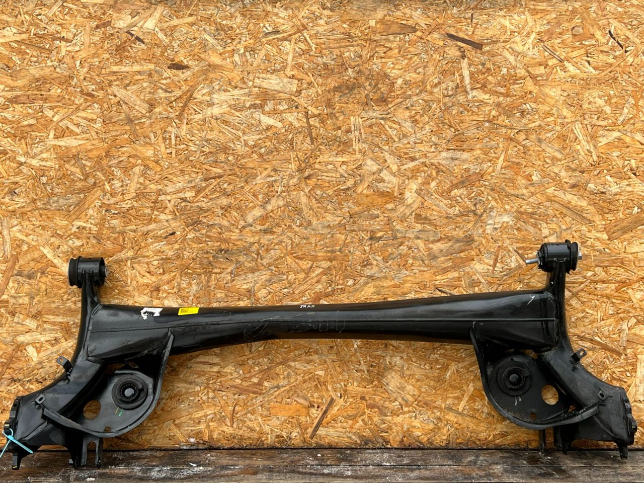 балка подвески задняя Chevrolet Trax 2 поколение 2024, 1.2 л., LIH, бензин, АКПП, внедорожник 5 дв., передний привод, 42824725 - фото №1