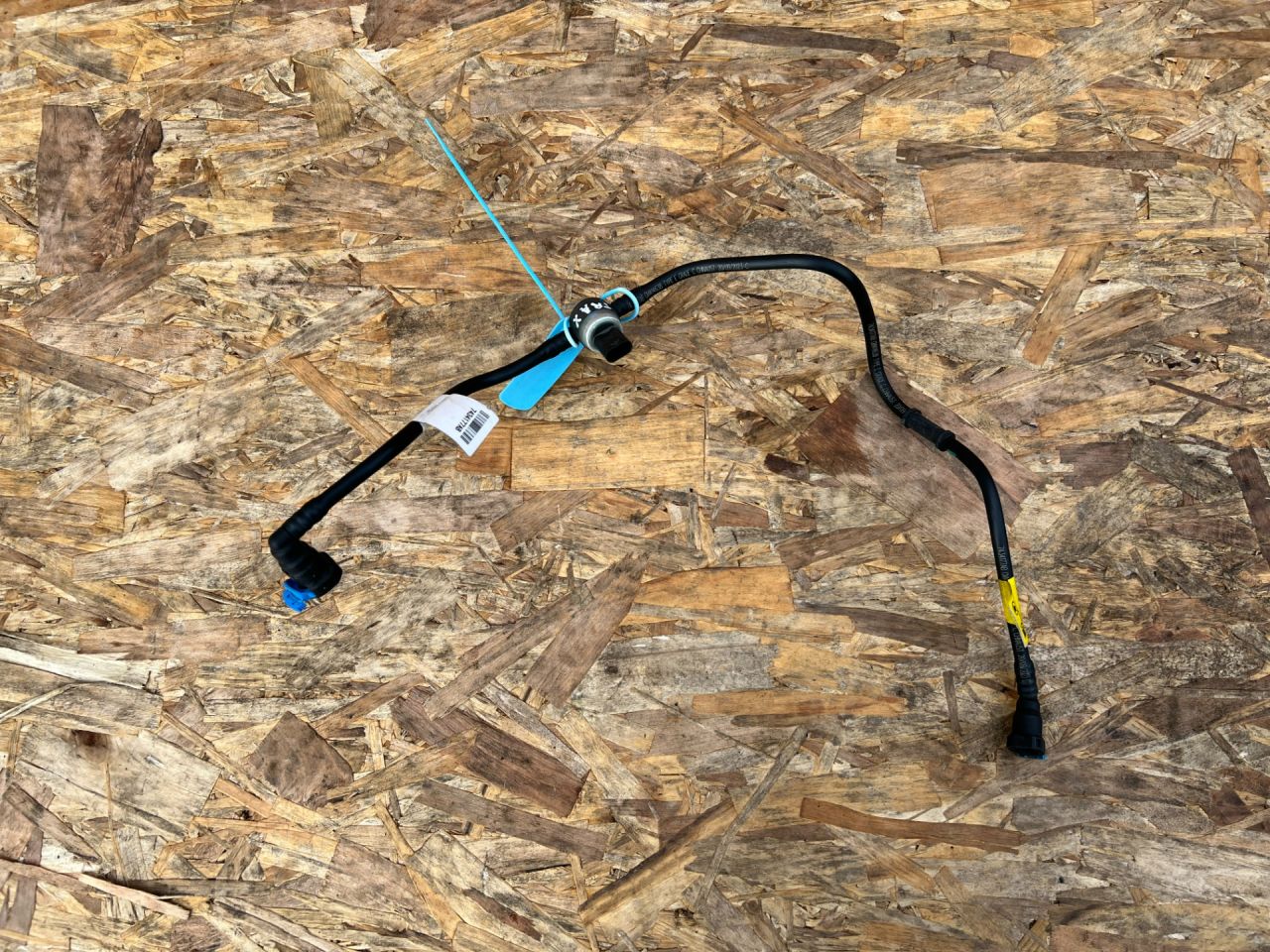 трубка топливная Chevrolet Trax 2 поколение 2024, 1.2 л., LIH, бензин, АКПП, внедорожник 5 дв., передний привод, 7434177 - фото №1