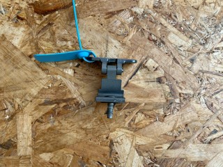 петля крышки багажника Volkswagen Tiguan 2 поколение [рестайлинг] 2024, 2.0 л., DTEA, бензин, АКПП, внедорожник 5 дв., полный привод, 5G6827301D