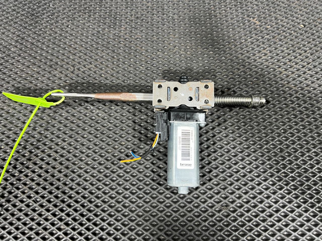 моторчик регулировки сиденья Jaguar XE 1 поколение 2017, 3.0 л., AJ 126, бензин, АКПП, седан, 984685107 - фото №1