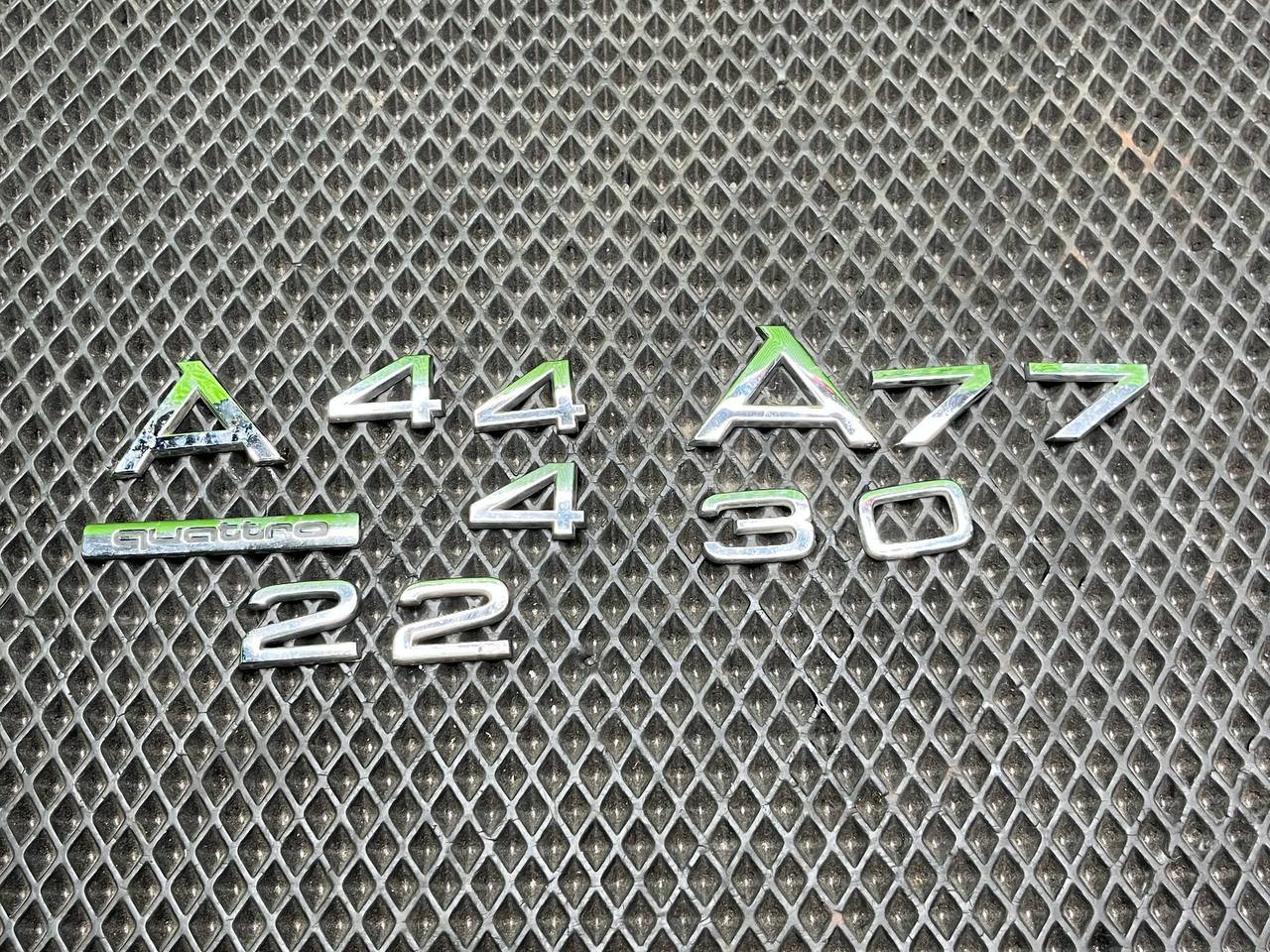 эмблема Audi A8 D4/4H 2011, 4.2 л., CDRA, бензин, АКПП, седан - фото №1