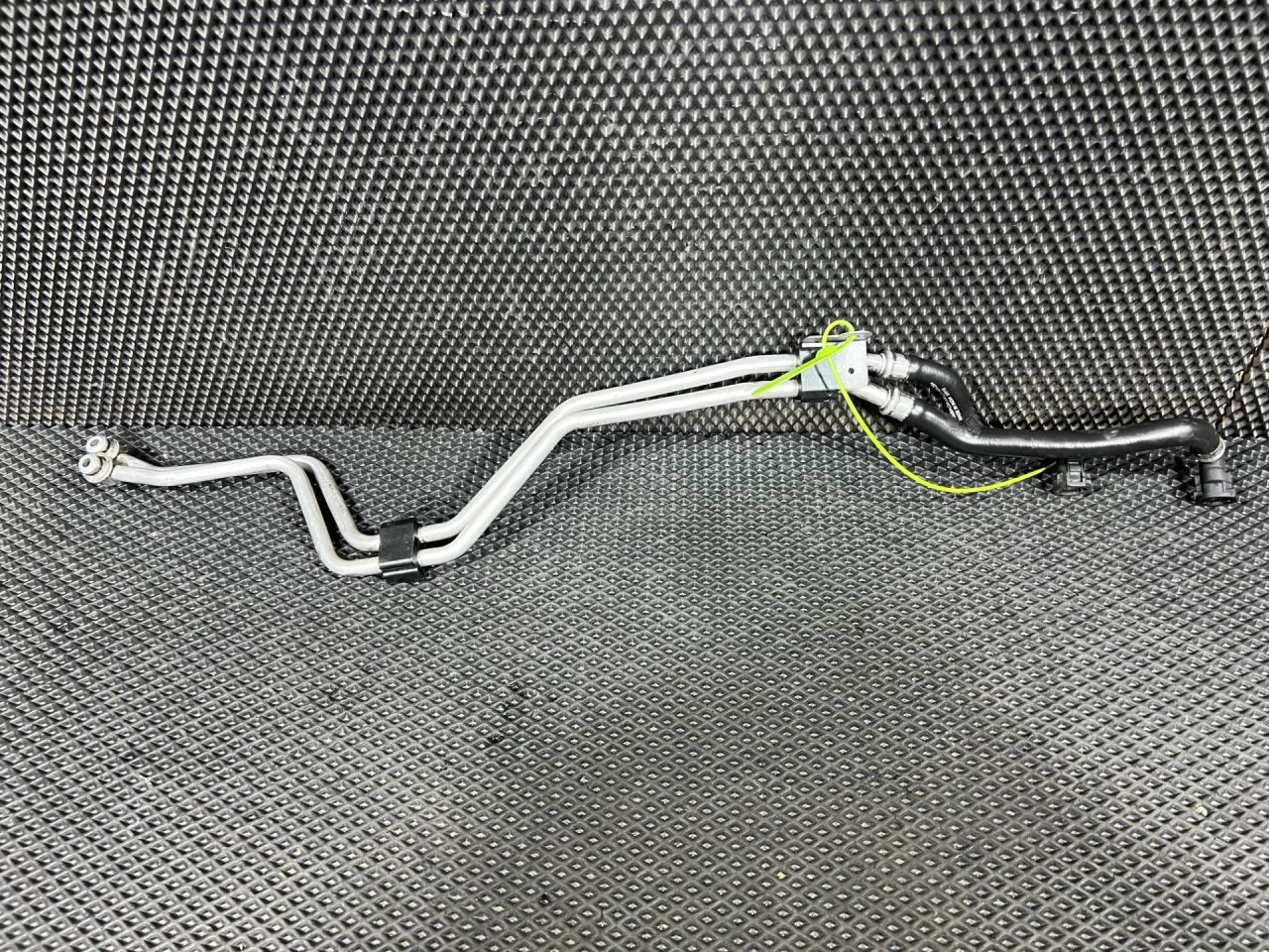 шланг (трубка) АКПП Jaguar XE 1 поколение X760 2016, 3.0 л., бензин, АКПП, седан, GX737R081DB, T2H3350 - фото №1