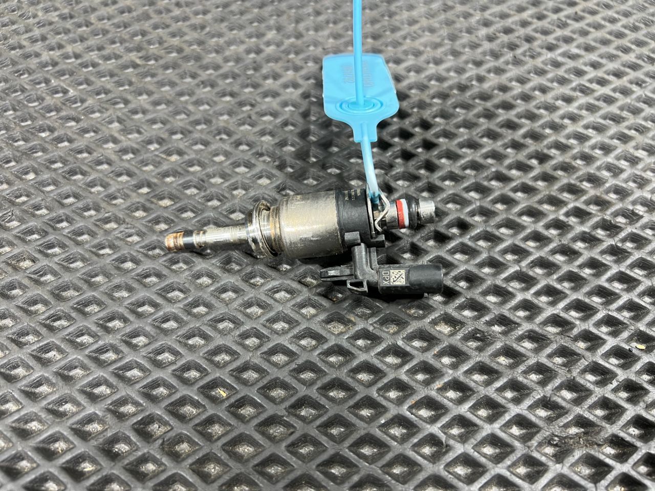 форсунка Volkswagen Taos 1 поколение 2023, 1.5 л., DNKA, бензин, АКПП, внедорожник 5 дв., передний привод, 05E906036 - фото №1