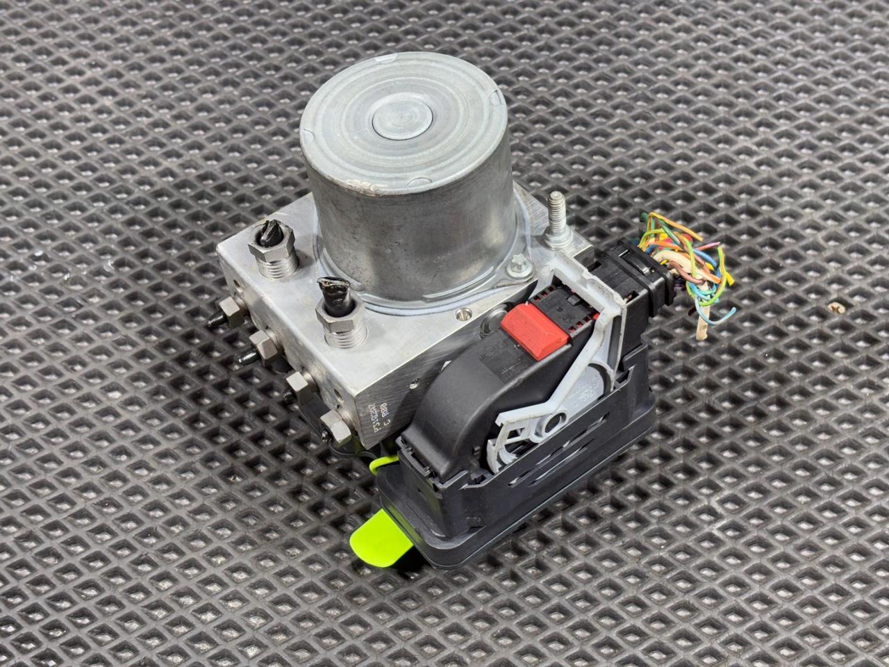 блок ABS Jaguar XF X260 2015, 3.0 л., бензин, АКПП, седан, 2265106539, 0265956242, T2H38801, T2H10331, T2H37243, T2H21228, GX6314F447AG - фото №1