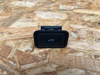 кнопка открытия багажника Audi A8 D4/4H [рестайлинг] 2013, 4.0 л., CEUA, бензин, АКПП, седан, 4G0959831A5PR