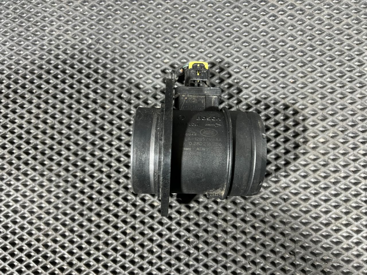 расходомер воздуха Jaguar XE 1 поколение X760 2017, 3.0 л., AJ 126, бензин, АКПП, седан, LR035726, CPLA12B579AA, 0280218286 - фото №1