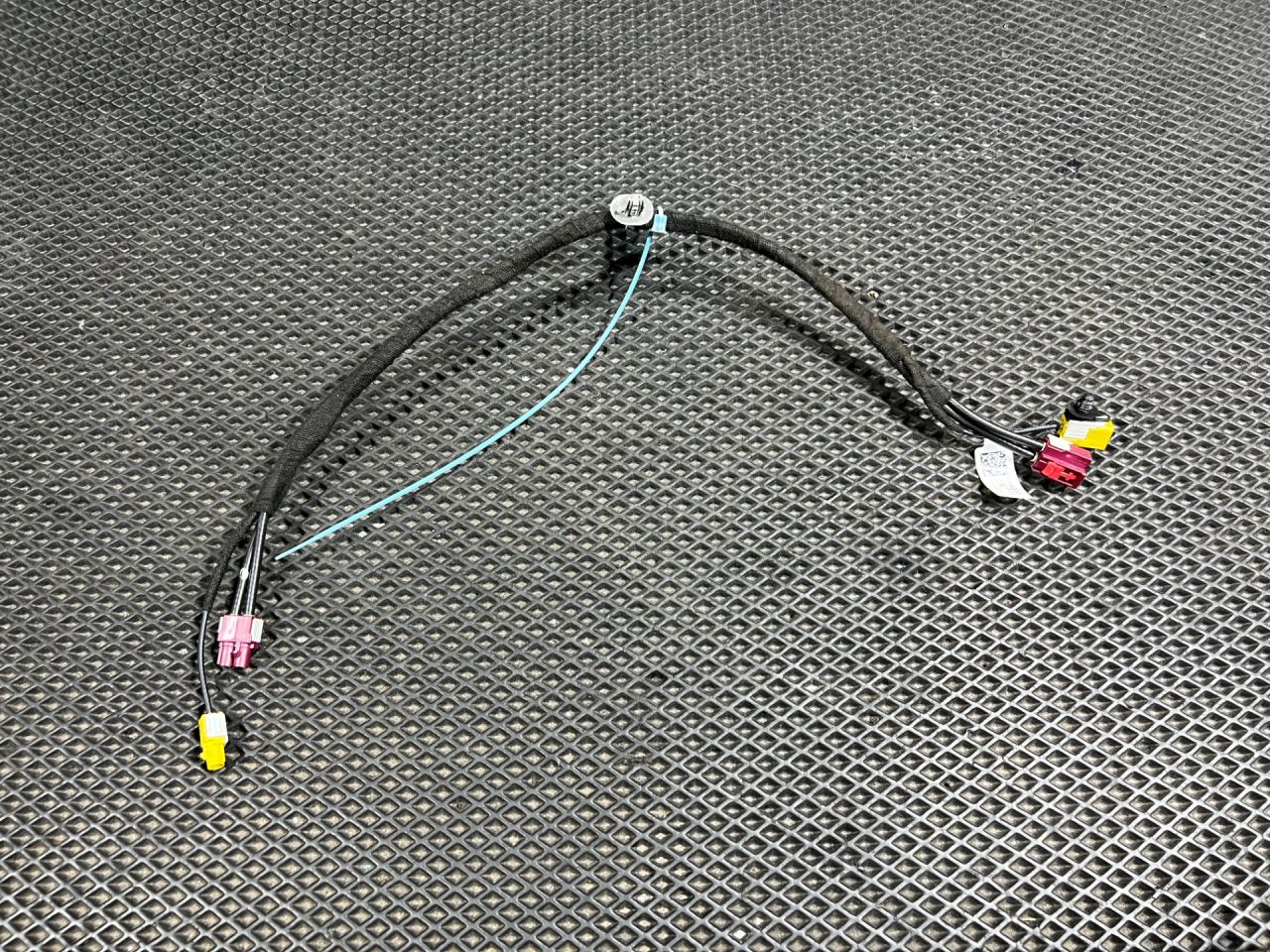 антенна Buick Envista 1 поколение 2024, 1.2 л., бензин, АКПП, внедорожник 5 дв., 42864003 - фото №1