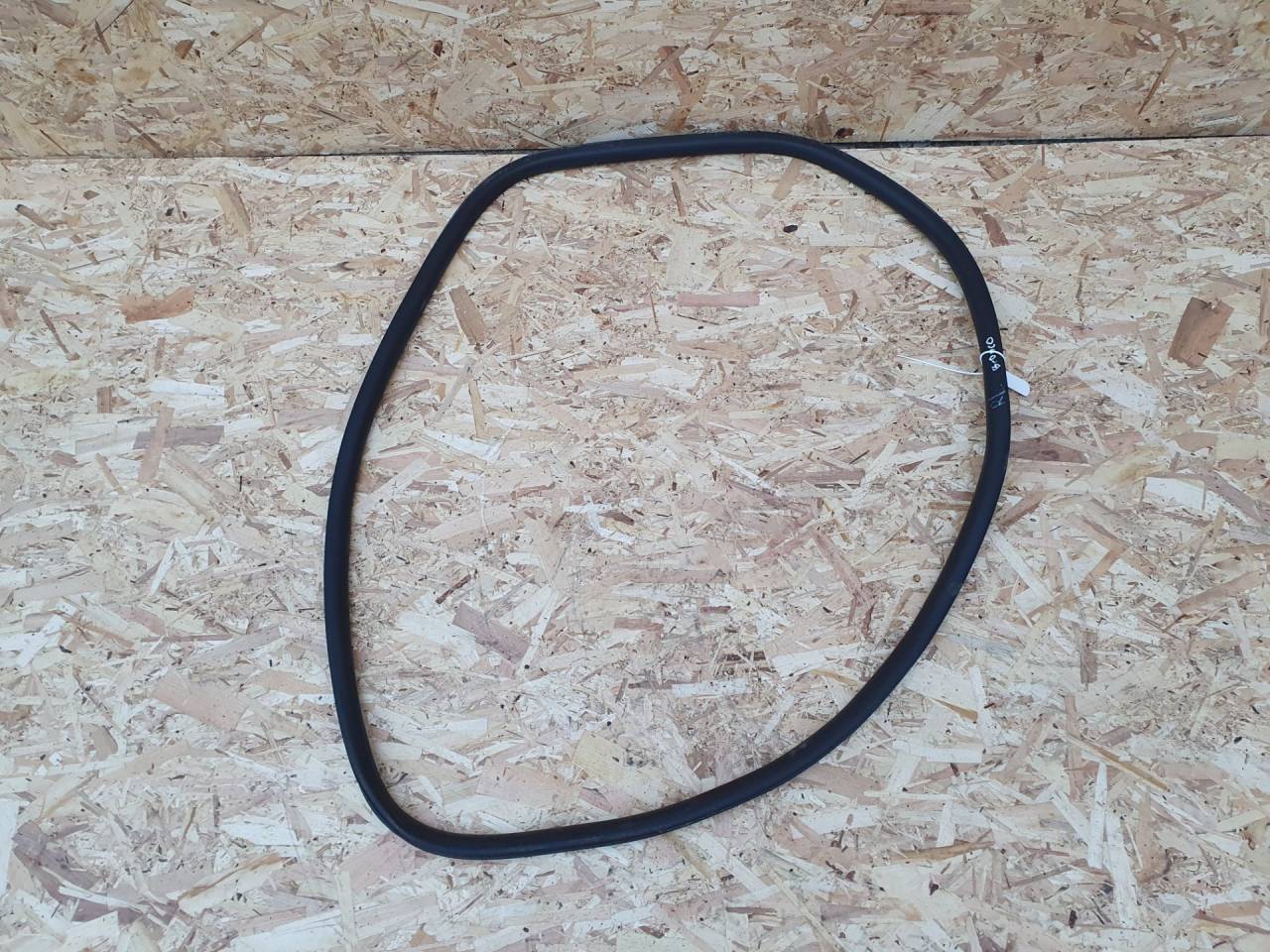 уплотнитель двери Ford Bronco Sport 1 поколение 2020, 1.5 л., бензин, АКПП, внедорожник 5 дв., M1PZ7825325-A, M1PZ78253A11-A - фото №1