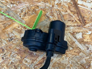 электроручник Audi Q3 8U [рестайлинг] 2016, 2.0 л., бензин, АКПП, внедорожник 5 дв., 32355461