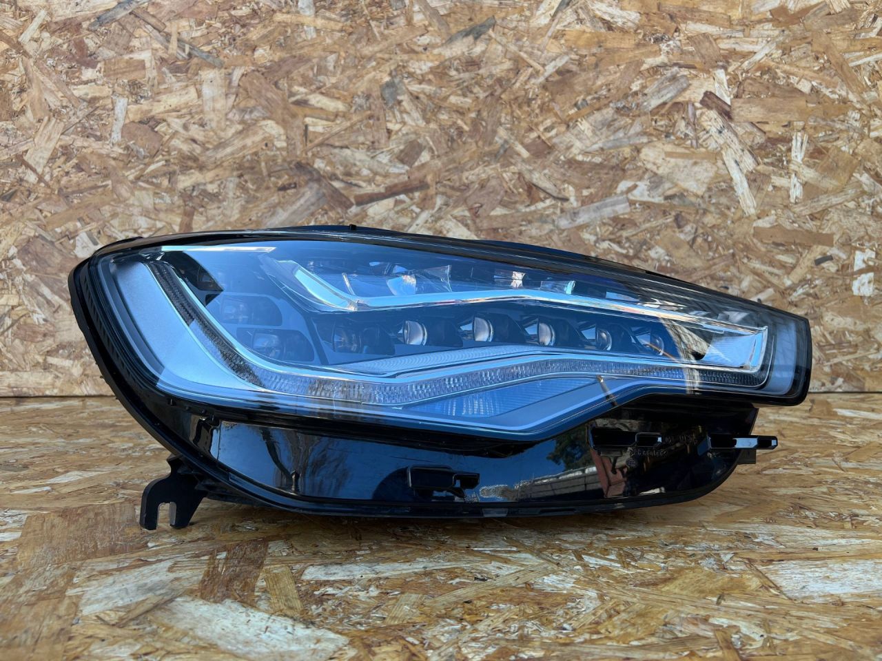 фара правая Audi A6 4G/C7 2013, 3.0 л., CGXB, бензин, АКПП, седан, 4G0941774C - фото №1