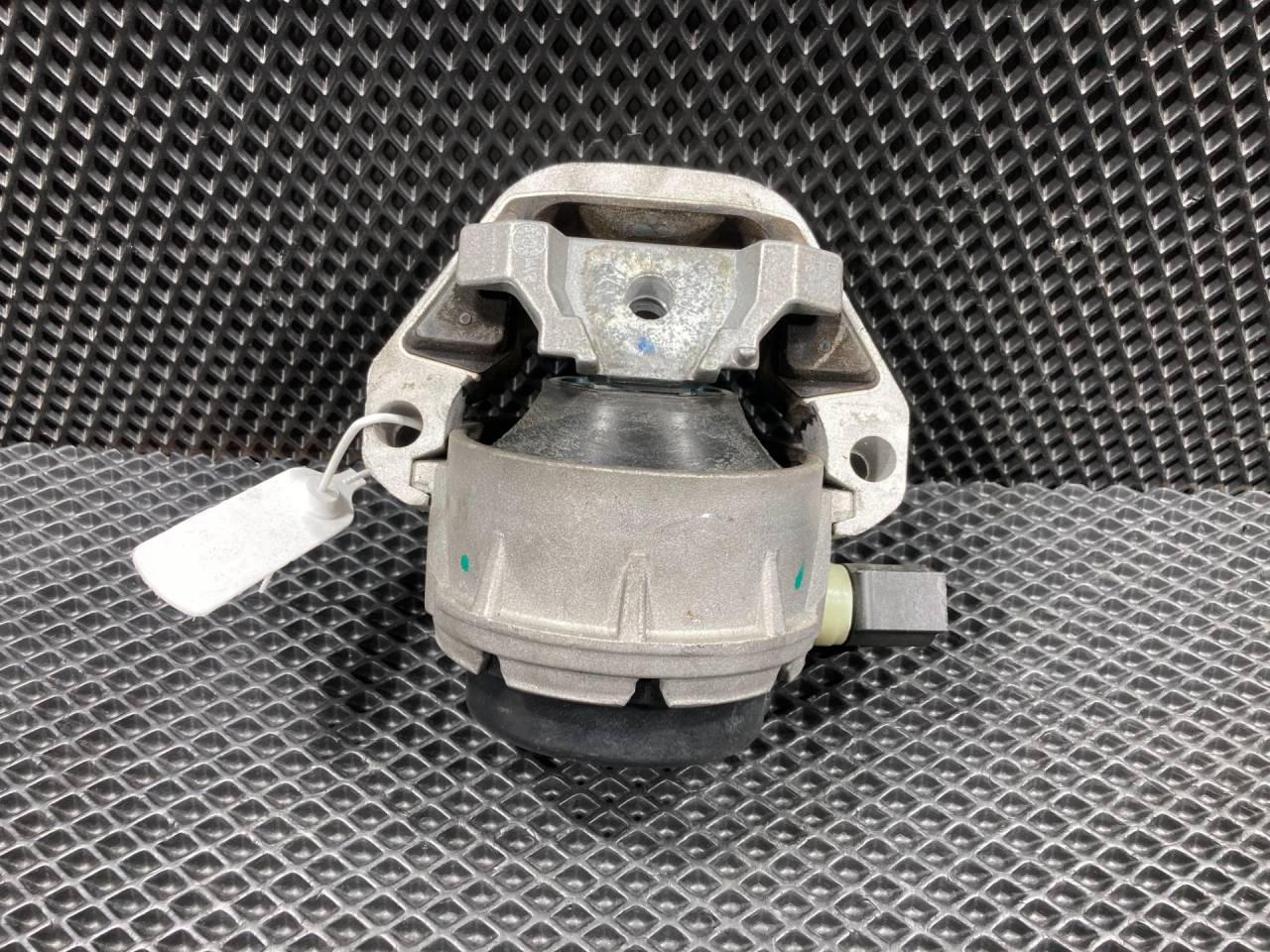 подушка крепления двигателя Audi A6 4G/C7 2012, 2.0 л., бензин, АКПП, седан, 4G0199381NT - фото №1