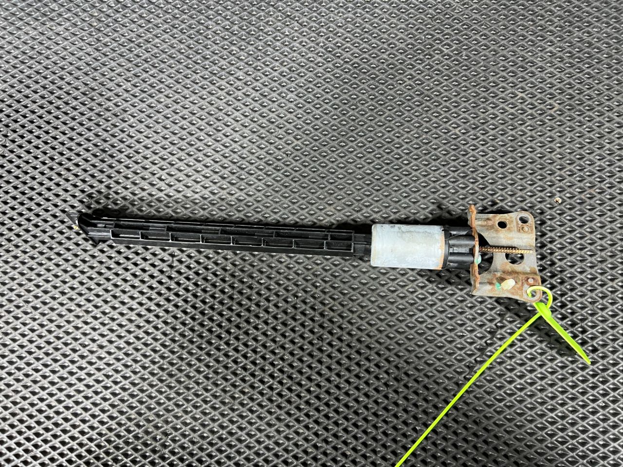 моторчик регулировки сиденья Land Rover Range Rover Sport 2 поколение 2016, 3.0 л., 306PS, бензин, АКПП, внедорожник 5 дв., HHL500260, HHL500270, 918531-101, C2D26718, C2C37176, C2C37177, LR028226 - фото №1