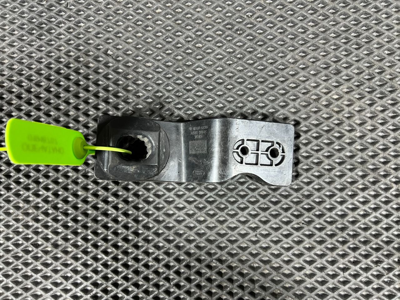 кронштейн радиатора Jaguar XE 1 поколение 2017, 2.0 л., бензин, АКПП, седан, T2H25177, GX738K337AD, T2H44758 - фото №1