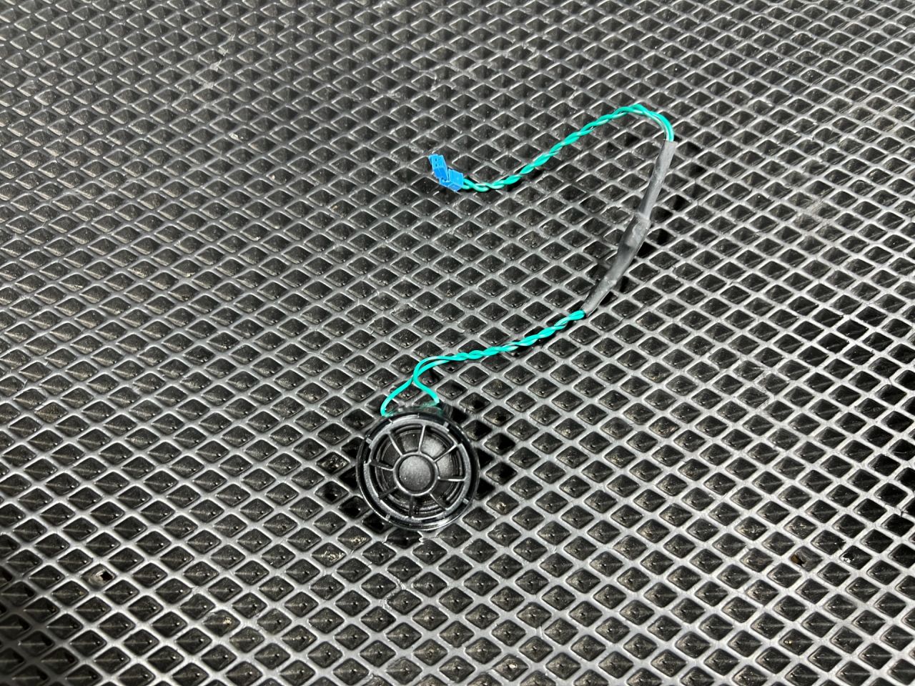 динамик высокочастотный (пищалка) BMW 7 серия G11/G12 2017, 3.0 л., B57 D30 A, дизель, АКПП, седан, 65139354083 - фото №1