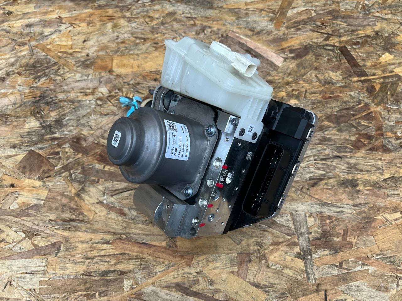 блок ABS Ford Mustang Mach-E 1 поколение 2023, электро, внедорожник 5 дв., LK9C2D335CK, LK9C2C219CK - фото №1