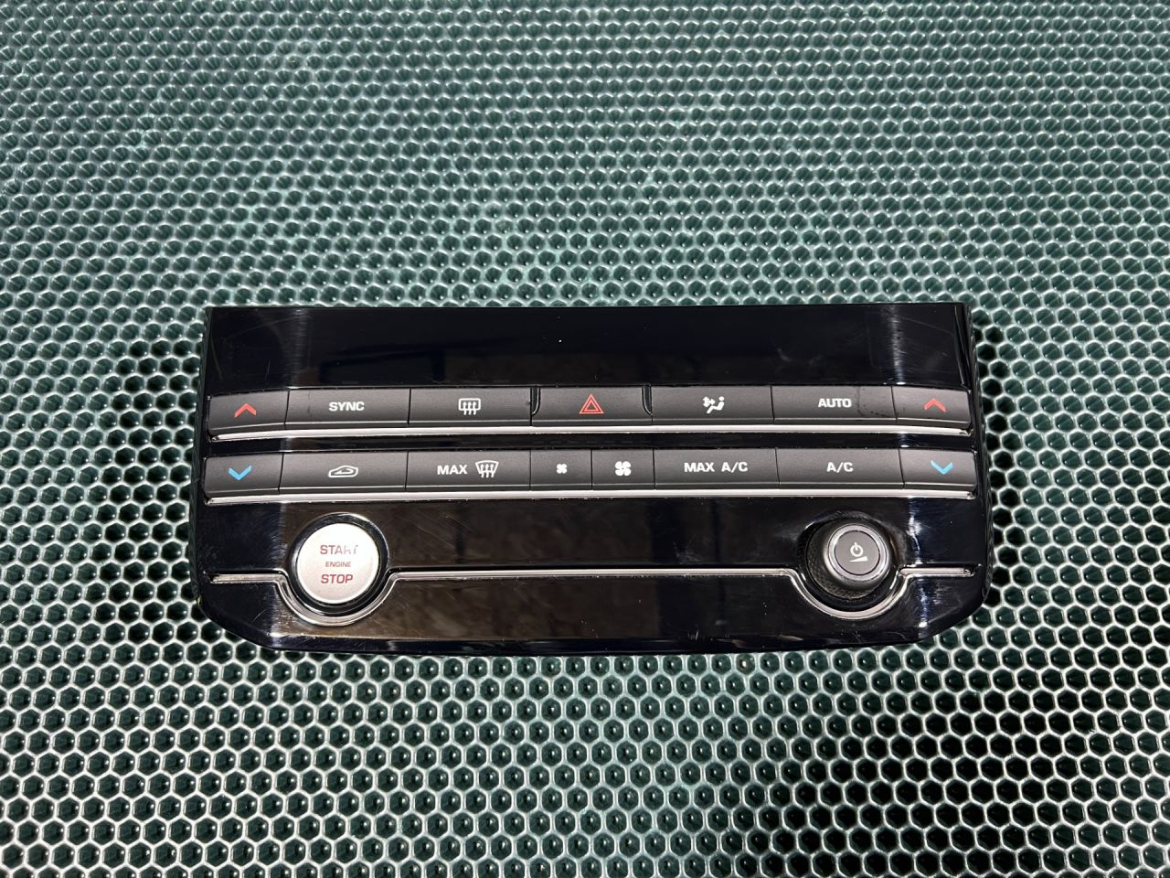 блок управления печки / климат-контроля Jaguar XF X260 2017, 2.0 л., 204PT, бензин, АКПП, седан, JX6318C858LB, T2H21931 - фото №1