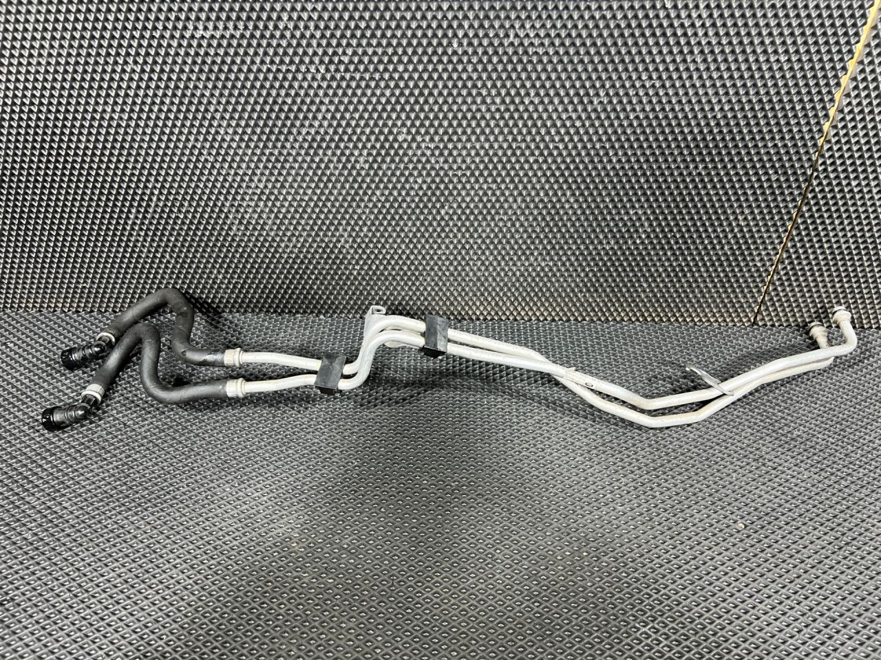 шланг (трубка) АКПП Land Rover Range Rover Sport 2 поколение 2013, 5.0 л., 508PS, бензин, АКПП, внедорожник 5 дв., CPLA7R081AA, LR035552 - фото №1