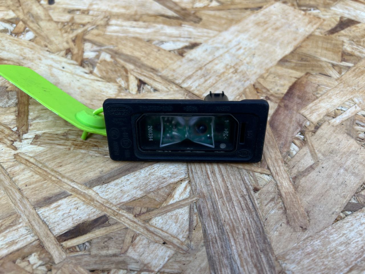 подсветка номера Jaguar XE 1 поколение 2017, 3.0 л., AJ 126, бензин, АКПП, седан, GX7313B627AB, T2H24328, T4N3071, LR087728, LR067243 - фото №1