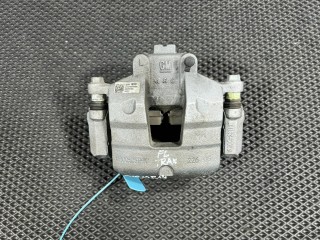 суппорт передний левый Chevrolet Trax 2 поколение 2024, 1.2 л., LIH, бензин, АКПП, внедорожник 5 дв., передний привод, 42789010