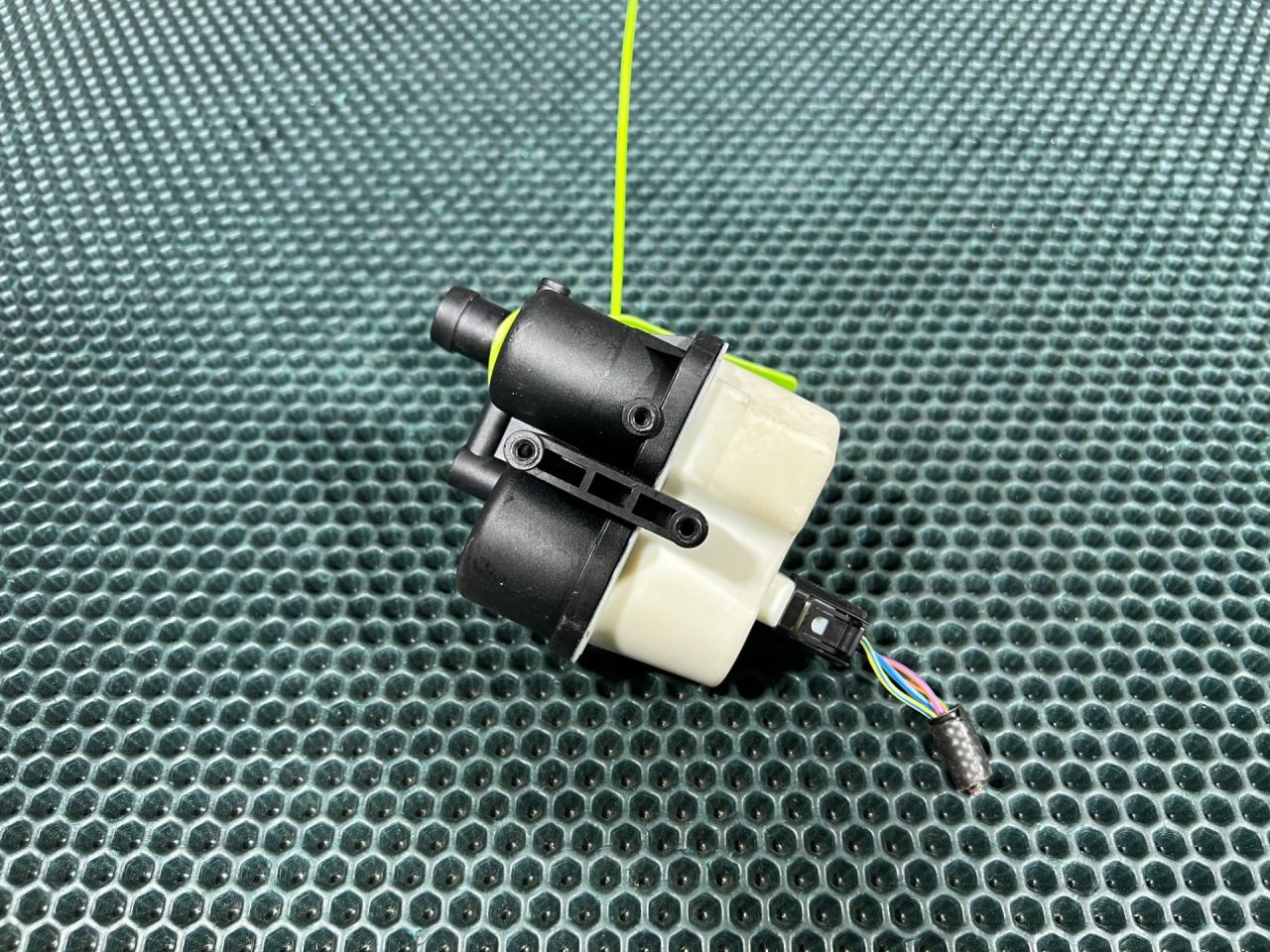 клапан вентиляции топливного бака Land Rover Range Rover Sport 2 поколение 2014, 5.0 л., 508PS, бензин, АКПП, внедорожник 5 дв., T2R15149, 6H529C111BA, 0261222022, LR174757, C2D40532 - фото №1